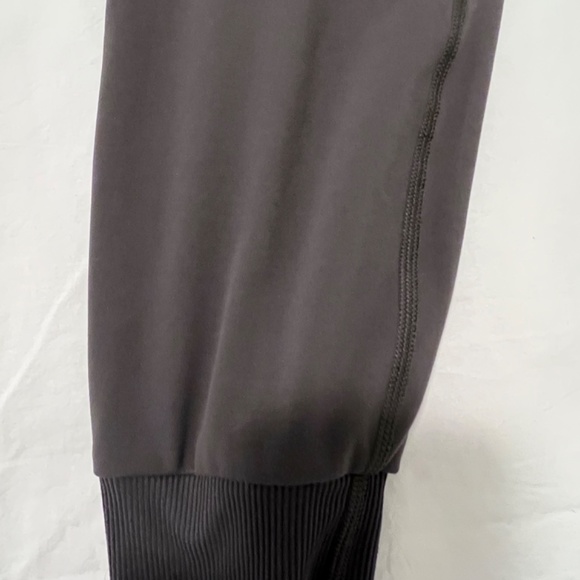 Vuori  daily jogger - Picture 4 of 6